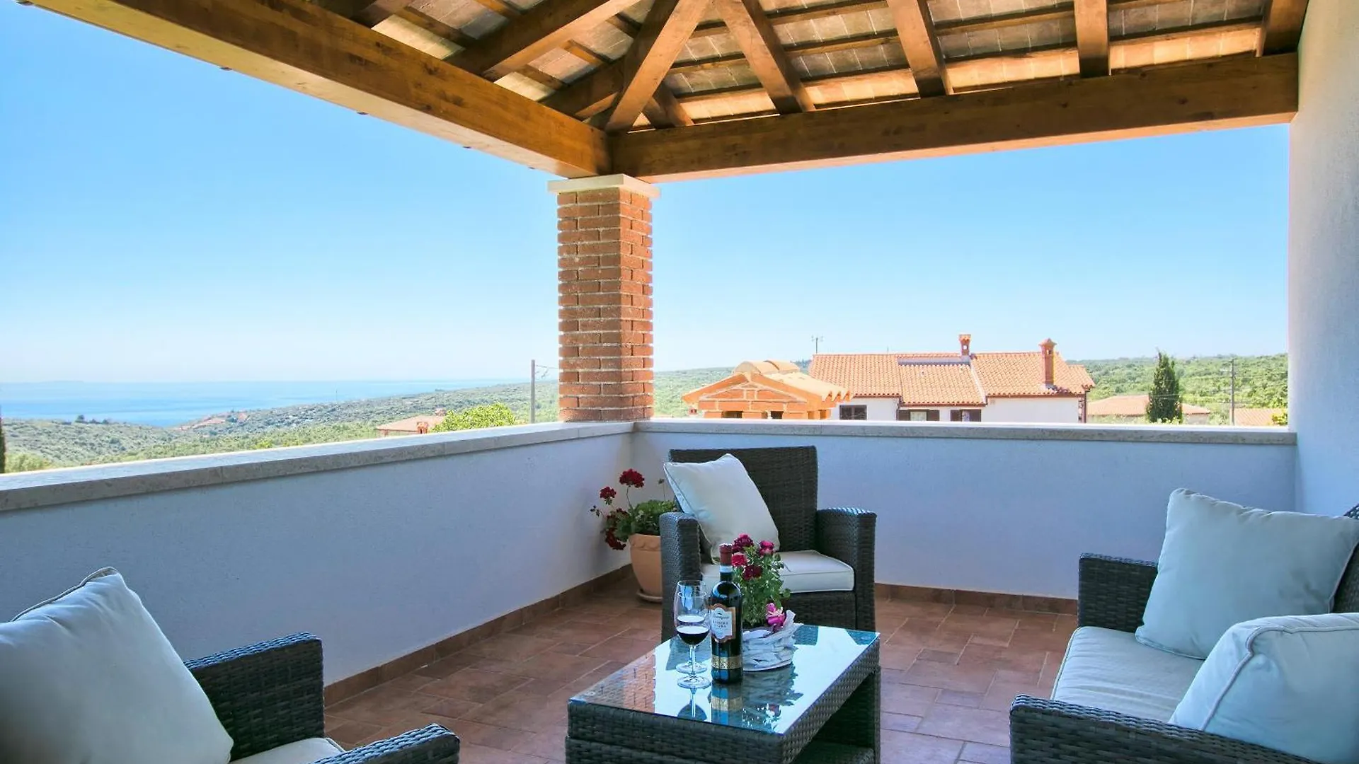Villa Loverka Near Pula Only 3 Km From The Beach With Sea View Peruški